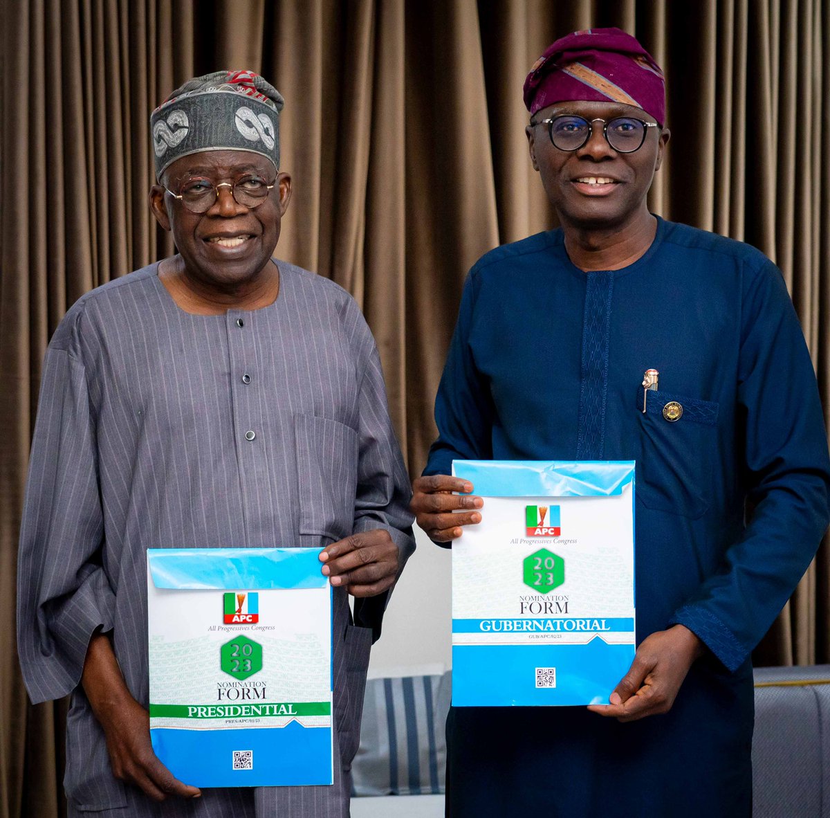 I presented the nomination and expression of interest forms to our leader, Asiwaju Bola Ahmed Tinubu. 

The presentation of these forms signifies the beginning of a historical journey, and the birth of a new dawn in the political landscape of our dear state and country Nigeria.