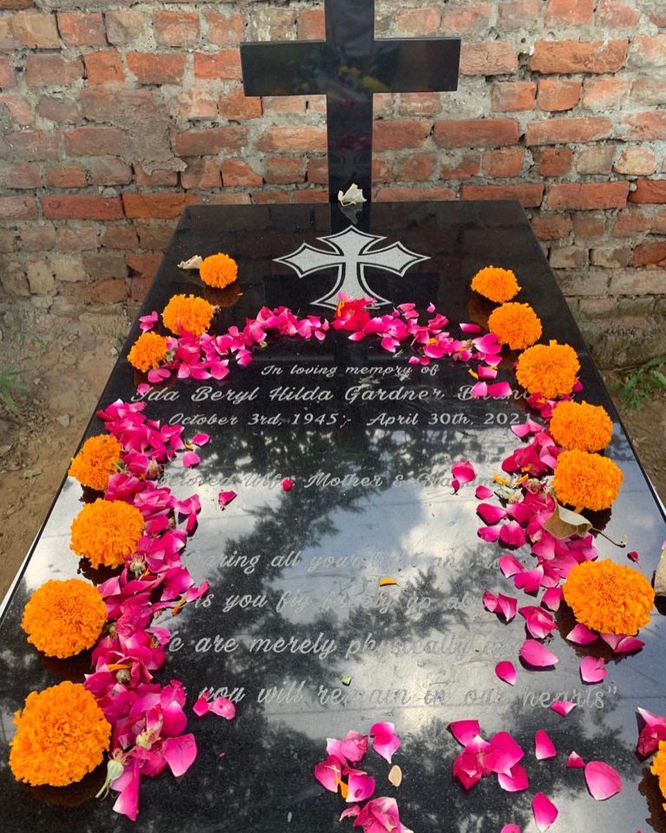 arksangel's tweet photo. “In memoriam, for you mom🤗” #inmemoryof #inmemoriam #words #reflections #poem #poetry #poetrycommunity #amwriting #WritingCommunity #wordart #barsi #oneyear #oneyearago #passingoftime #love #faith #blessings #💜 https://t.co/jpabxWpVLL