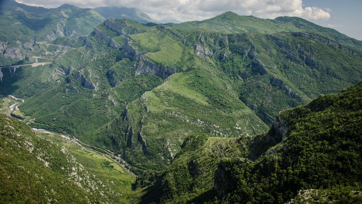 damirakalac's tweet photo. Crnom Gorom. Kanjon #Cijevna https://t.co/sG8q38oKNy