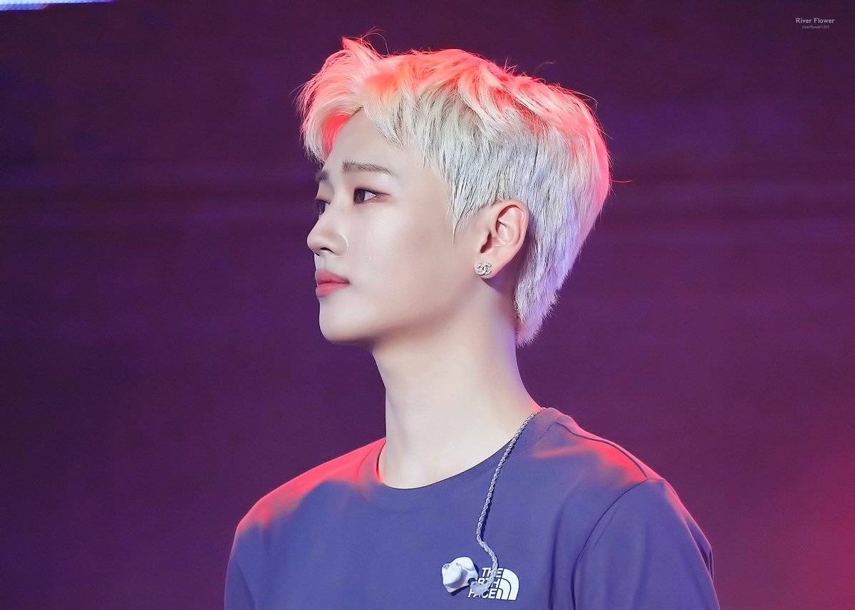 riverflower1201's tweet photo. 220417 First love 막콘

🥹

#위아이 #강석화 #석화 #ソカ #WEi #SEOKHWA #KANGSEOKHWA https://t.co/R6FU7H9DOw