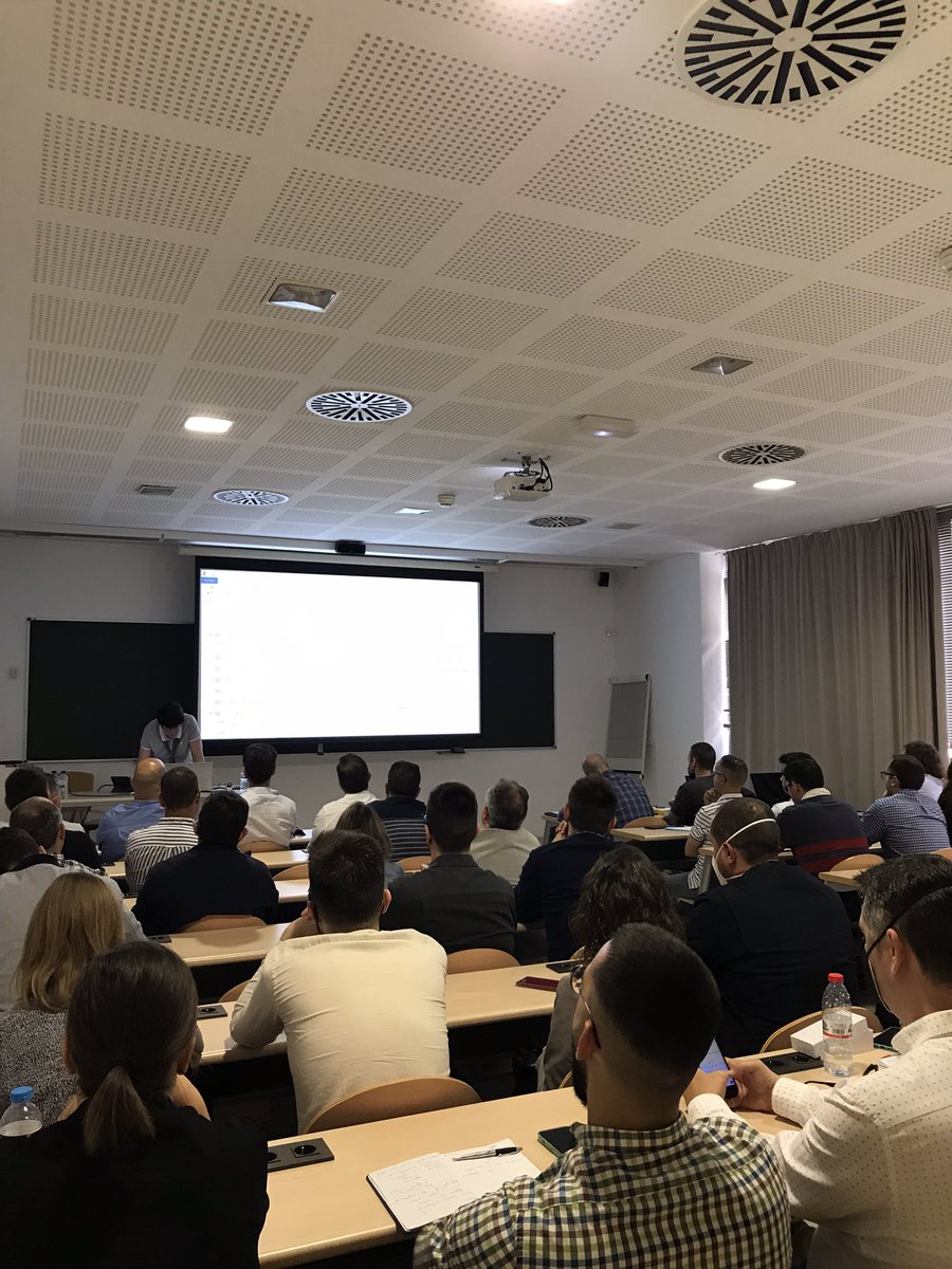 sumamoos's tweet photo. @ambynet con “#powerquery, la navaja suiza para tratar a datos” en #powerbiday #alicante
@VerneGroup @GVAddigital https://t.co/MN1XAsHcVx