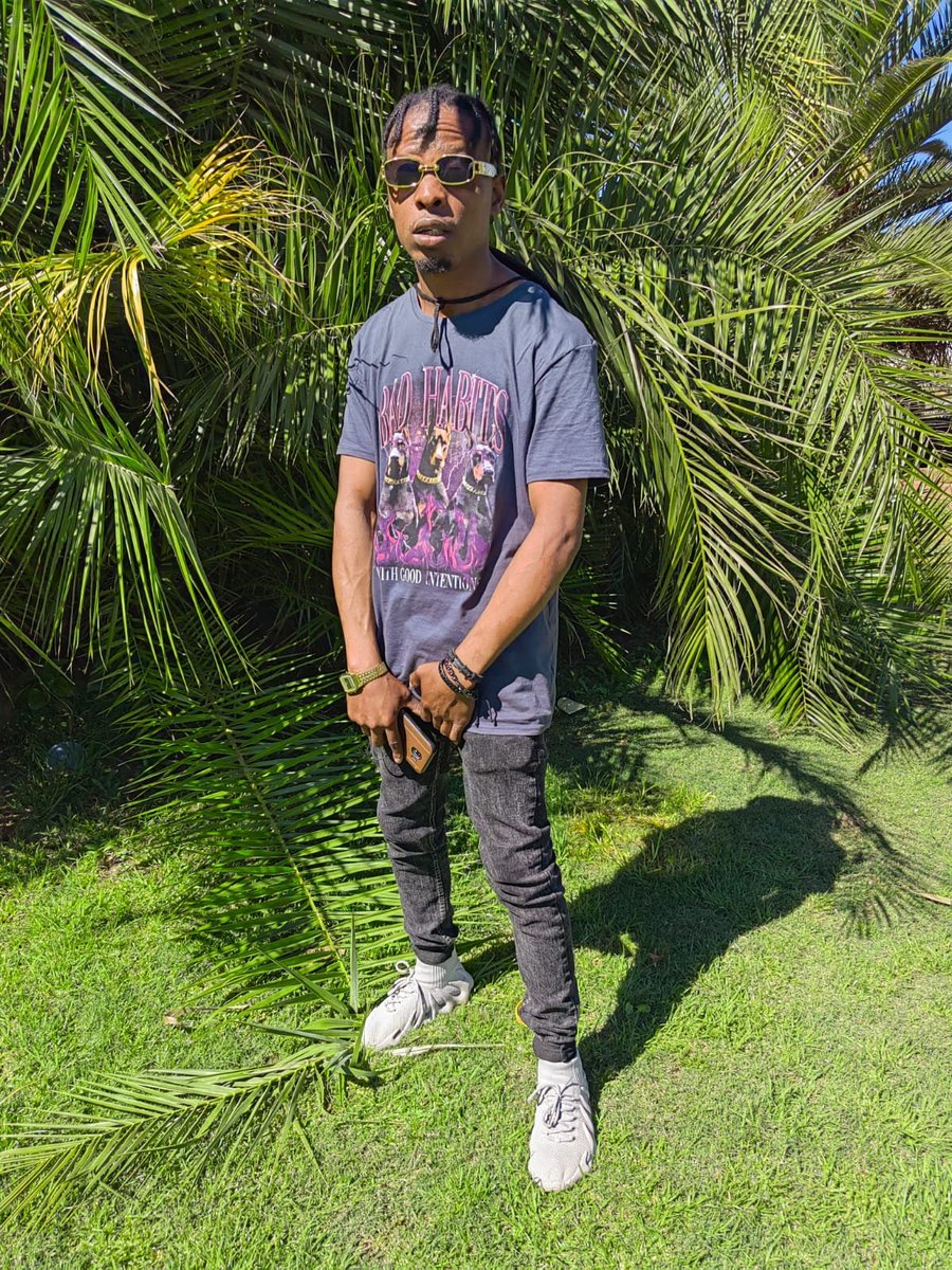 Swaggerlegrind1's tweet photo. #LegrootmanEp Loading... 🔥🔥🔥💀🌐 https://t.co/X9jkeAwzM4