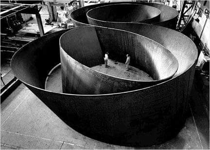 Richard Serra... Sequence, 2006
Weatherproof steel. Overall: 12'9' x 40' 8 3/8' x 65' 2 3/16' (3.9 x 12.4 x 19.9 m)
Photo by Lorenz Kienzle
#art #RichardSerra