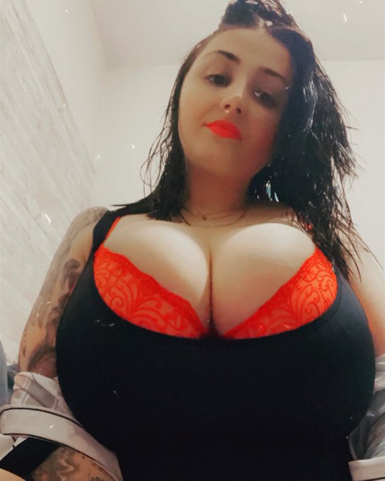 Look so small here to me all squashed up in this bra and top. I had a lot of boob coming out under the