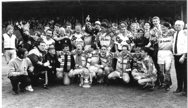 TheBlueSea1872's tweet photo. ⚠️ Matchday 

🗓️ 28 years ago today @OfficialBlues won the Irish League in the most dramatic end to league campaign ever seen. Let's hope for a similar outcome this evening. 

Good luck to David and the lads.

#Chasing56 https://t.co/uNECBCLk3c