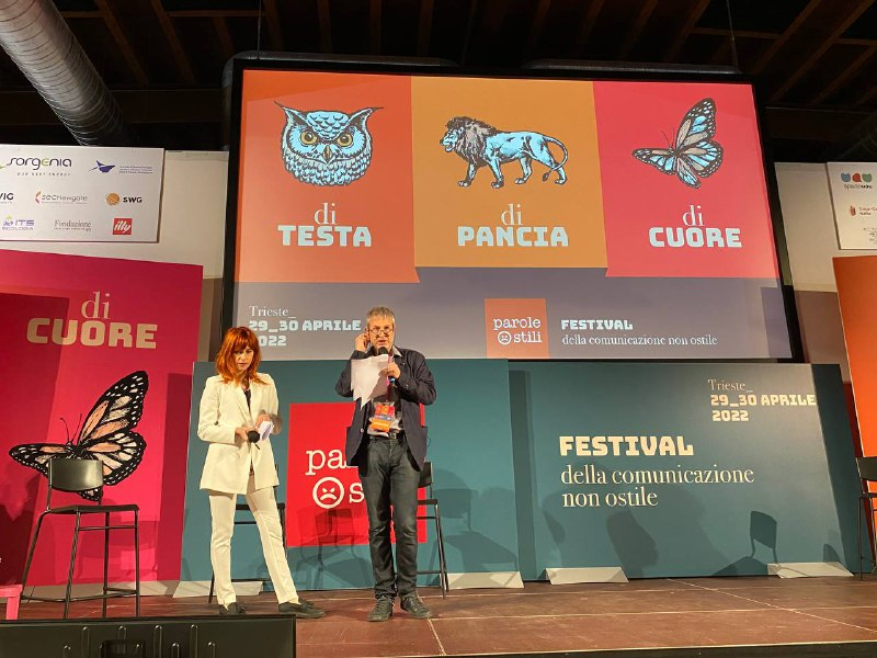 «Eta Beta: una testa grande e un corpo piccolo. L'immagine perfetta della comunicazione digitale»

Tra poco in diretta su <a href="/Radio1Rai/">Rai Radio1</a> con <a href="/MaxCerof/">Massimo Cerofolini</a> 
👇
raiplaysound.it/radio1