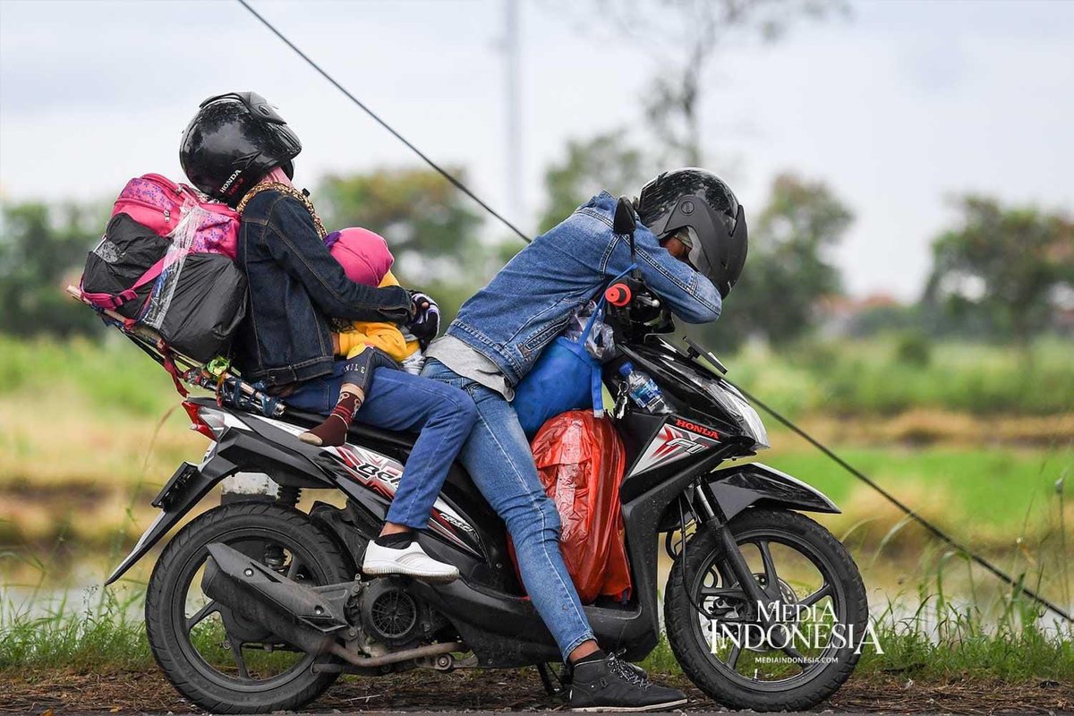 Petarung. 

📸 Risyal Hidayat (Antara)
