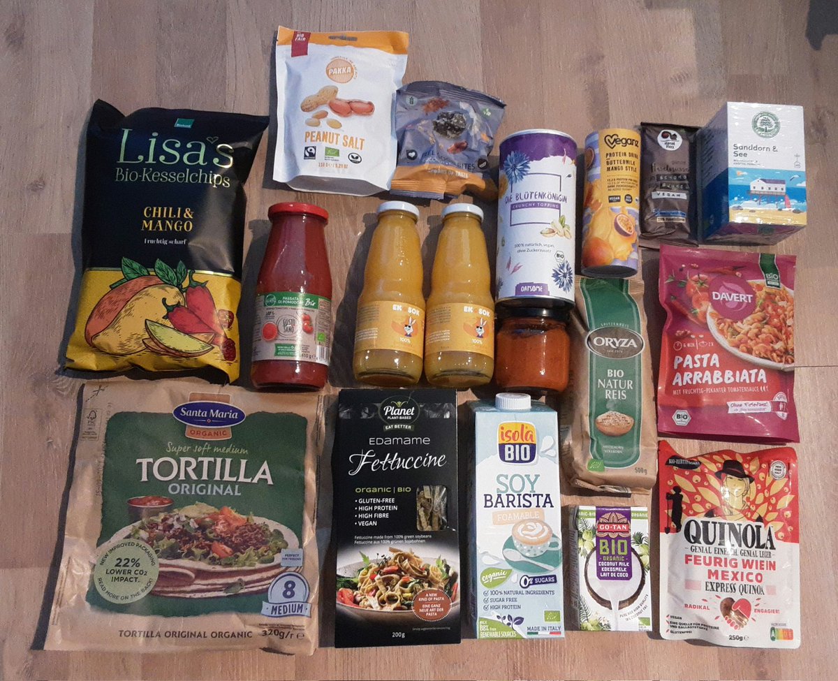 Bealtuinn's tweet photo. Neuste Retterbox ist wieder sehr nice! #sirplus #biovegan #retterbox https://t.co/dfkaxVZG1P