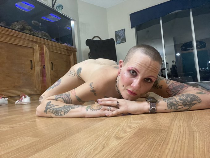 Deja Delore’s pics and videos