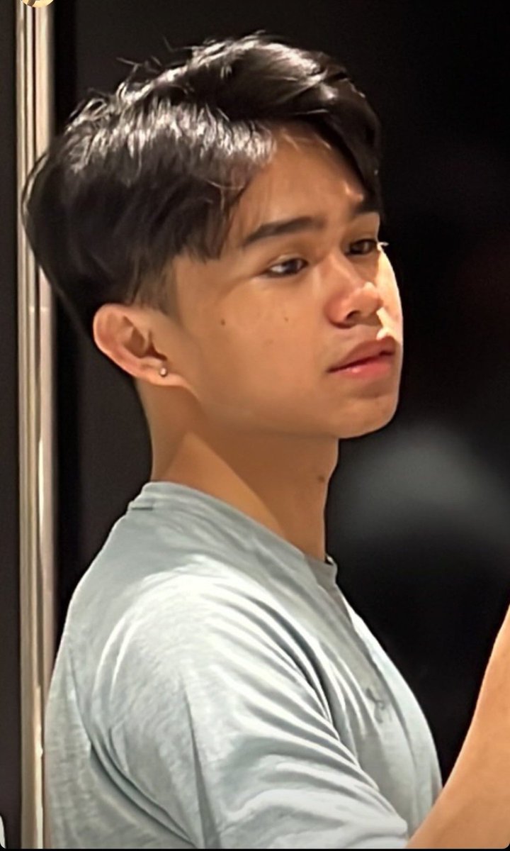 Ang gwapo naming binata 🤗
#MackieEmpuerto 
#PrinceOfRiffsAndRuns