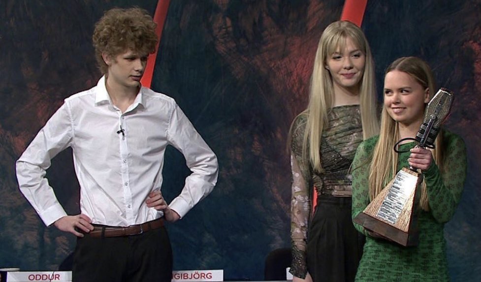 Skolafelagid's tweet image. TVENNAN KOM HEIM Í ÁR. #venividiparty