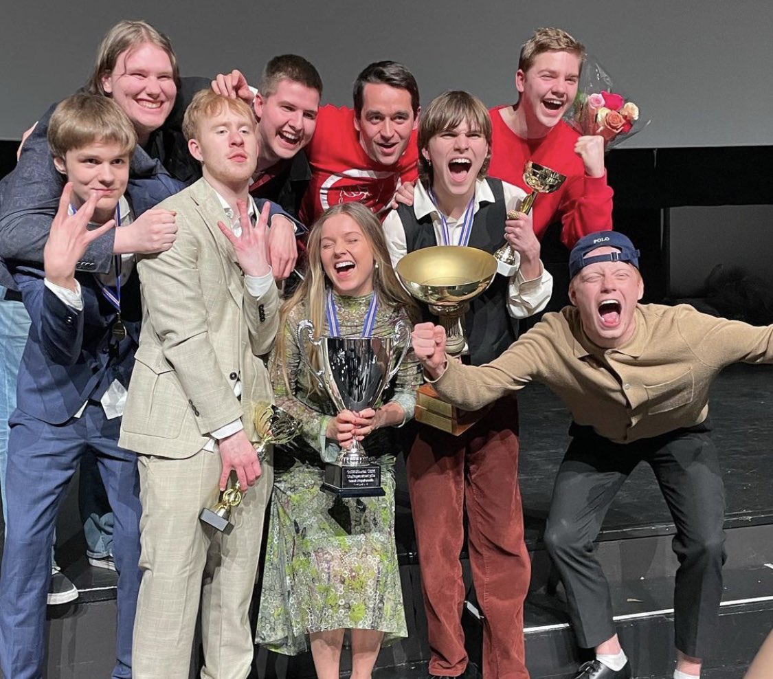 TVENNAN KOM HEIM Í ÁR. #venividiparty