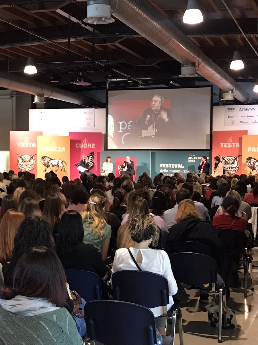 In diretta da <a href="/ParoleOstili/">Parole O_Stili</a>, una puntata di <a href="/EtaBetaRadio1/">Eta Beta</a> condotta da <a href="/MaxCerof/">Massimo Cerofolini</a> che ricora come <a href="/Europarl_IT/">Parlamento europeo</a> ha  da poco introdotto il #DigitalServicesAct (DSA) contro i conteniti illegali online. #paroleostili | <a href="/gba_mm/">Giovanni Boccia Artieri @gba@aoir.social</a> <a href="/brunomastro/">Bruno Mastroianni</a> <a href="/rositauau/">Rosy Russo</a>