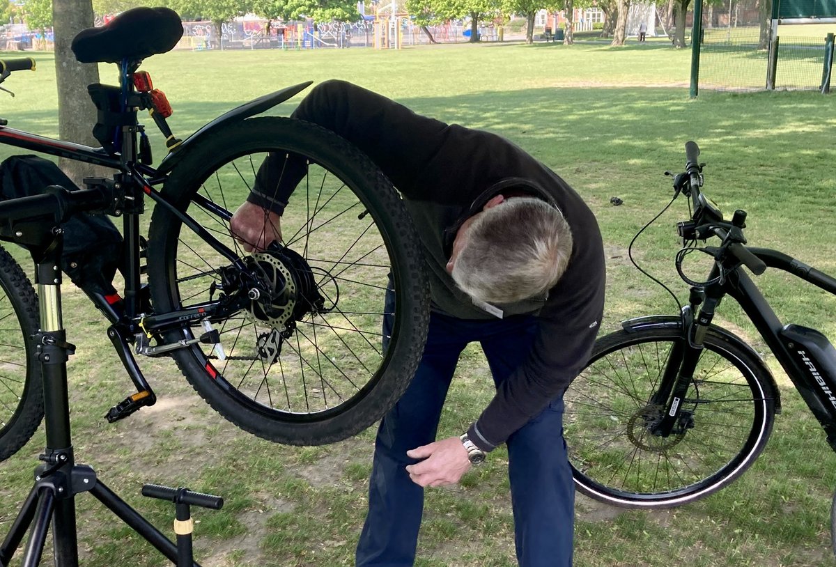 DanRailing's tweet photo. One of our newest #CommunityStation members, Solent Remade, is out in Havant Park promoting everyday cycling as an alternative to car use. Their admin HQ is in a previously unused room at Havant station, via @SW_Help’s ‘redundant spaces for community use’ scheme. @communityrail https://t.co/EQdlz22pXP