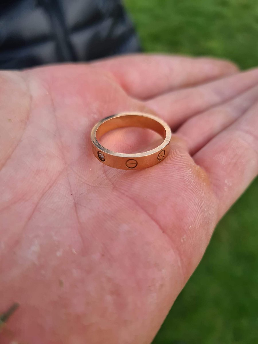 Lost_Rings's tweet photo. Another two lost rings found by the National Ring Recovery Service returned to their owners 🙏🙏👍 https://t.co/LP6KOYffTa
