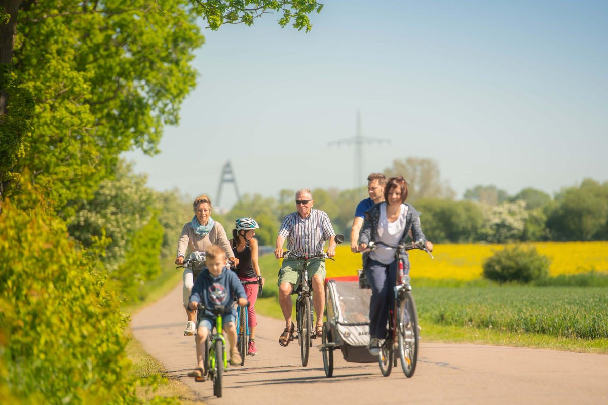 OH_Presse's tweet photo. Ein buntes Programm gibt's in Großenbrode nächste Woche. 🚲🎤⚓🎶 | OH+
--
 #Comedy #Fahrradtour #Großenbrode #Liederabend #Muttertagskonzert #ShantyChor

https://t.co/CX1XHqB5r4 https://t.co/11eotIWi4p
