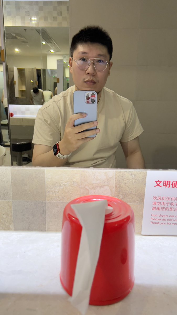 tingjun1219's tweet photo. 健身了 要拍个照要不然白练了 拍了新视频还没剪完 在等一等吧哈哈哈 不过好像也没人在意。麻烦在意的点个赞让我知道一下😂 https://t.co/qljh6ZcmZo