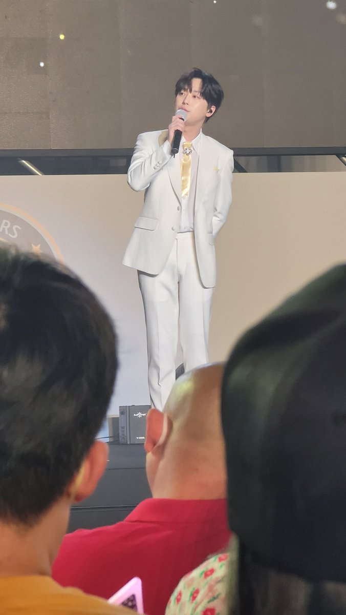 syusyukim's tweet image. 찍는거 너무 어렵다
역시 전 ㅅr진이랑은 안맞을지도..