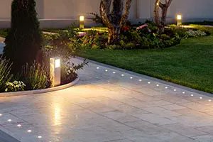 SBPInsurance's tweet image. Outdoor string lights are an awesome landscaping addition and are great for setting the mood outside! Check out these outdoor lighting ideas from @lowes. buff.ly/3ImAwGi
