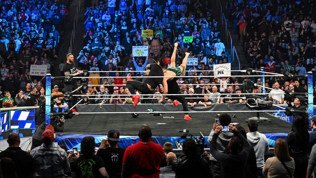 lRomanReignsl's tweet photo. The Tribal Chief @WWERomanReigns 29 April 2022 #SmackDown  Photos 🔥 https://t.co/8T4etd3bw0