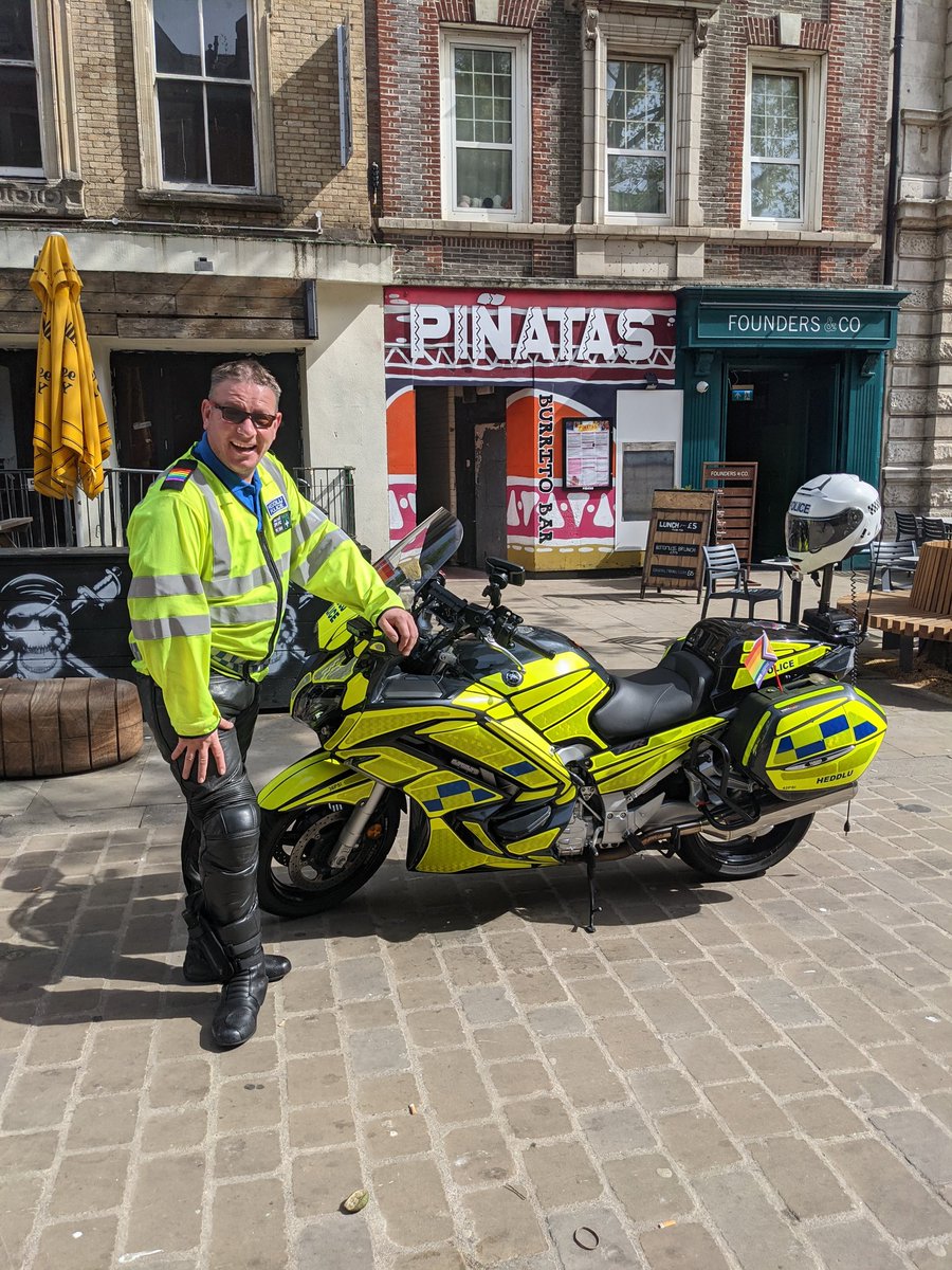 Aldridge_PS's tweet photo. 🌞  Sun is shining ready for Swansea Pride Parade! Looking forward to a lovely day - why not pop over to meet us! 😊🏳️‍🌈🏳️‍⚧️💞 @swanseapride @swplgbt @swpbpa @SWPSwansea @swpolice @swpjoinus @SWP_Roads @anthonyfrenchc @cahill_declan @SuptSwansea_NPT https://t.co/rXKicfmkZQ