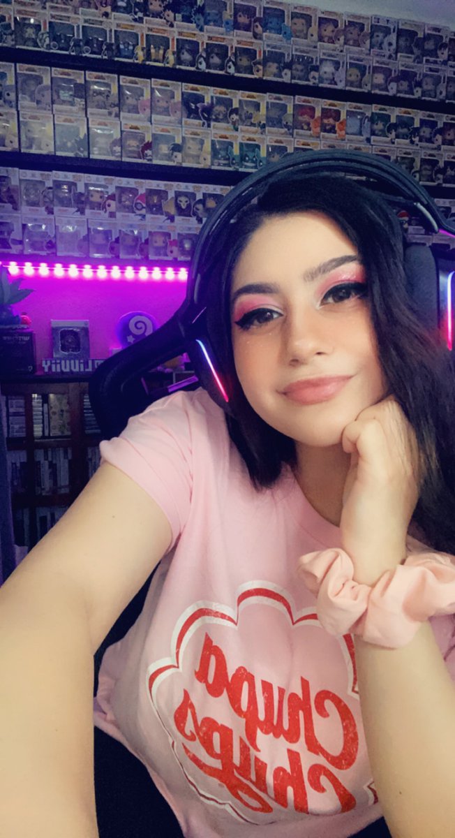 Livviiy's tweet photo. Live in 20minutes! Playing #yakuza0 🍭

https://t.co/pJHj0UFznX https://t.co/6OnqMO1h6B