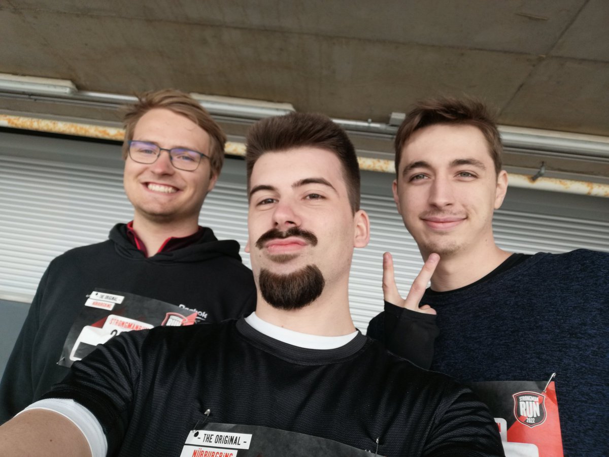 wild_udyr's tweet photo. Me and the boys about to run fast and eat ass #StrongmanRun https://t.co/8m2RO6ryNV