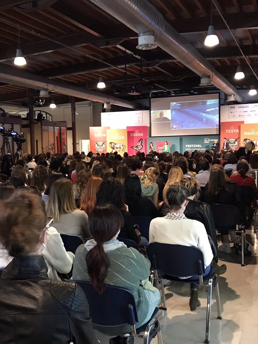 Padre Lucio Ruiz propone l’immagine della statio di <a href="/Pontifex_it/">Papa Leone XIV</a> in piazza San Pietro ricordando che con la tempeste sono caduti stereotipi e maschere. #paroleostili | <a href="/vaticannews_it/">Vatican News</a> <a href="/Webcattolici/">Webcattolici</a> <a href="/Avvenire_Nei/">𝐀𝐯𝐯𝐞𝐧𝐢𝐫𝐞</a> <a href="/ParoleOstili/">Parole O_Stili</a> <a href="/oss_romano/">L'Osservatore Romano</a> <a href="/rositauau/">Rosy Russo</a> <a href="/gba_mm/">Giovanni Boccia Artieri @gba@aoir.social</a> <a href="/GiacopiniNicola/">Nicola Giacopini</a>