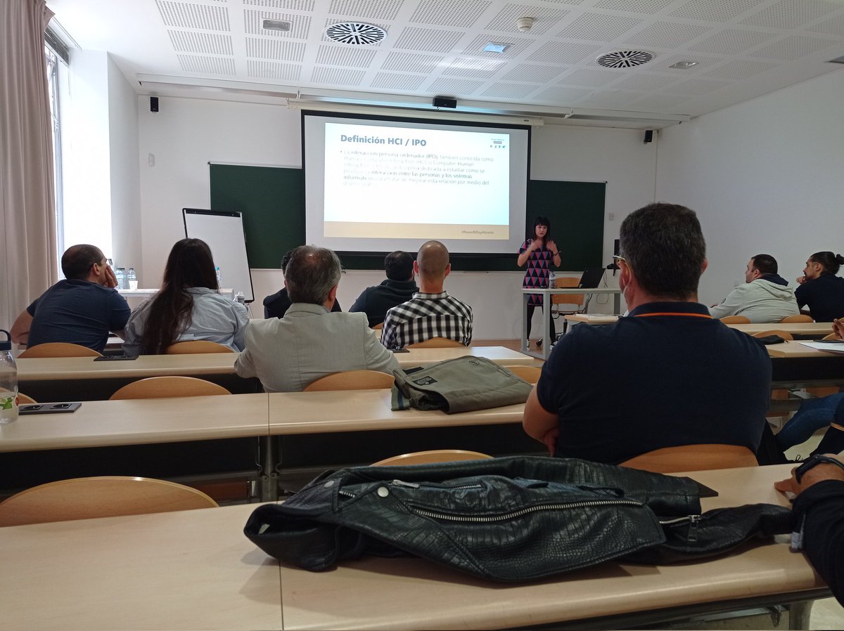 AlbacetePowerBI's tweet photo. No podemos dejar de ver y escuchar a nuestra paisana @Paula_G_Esteban en el #PowerBIDay #PowerPlatformAlicante . El tema human computer interaction en Power BI. https://t.co/M5GX1yJjPk