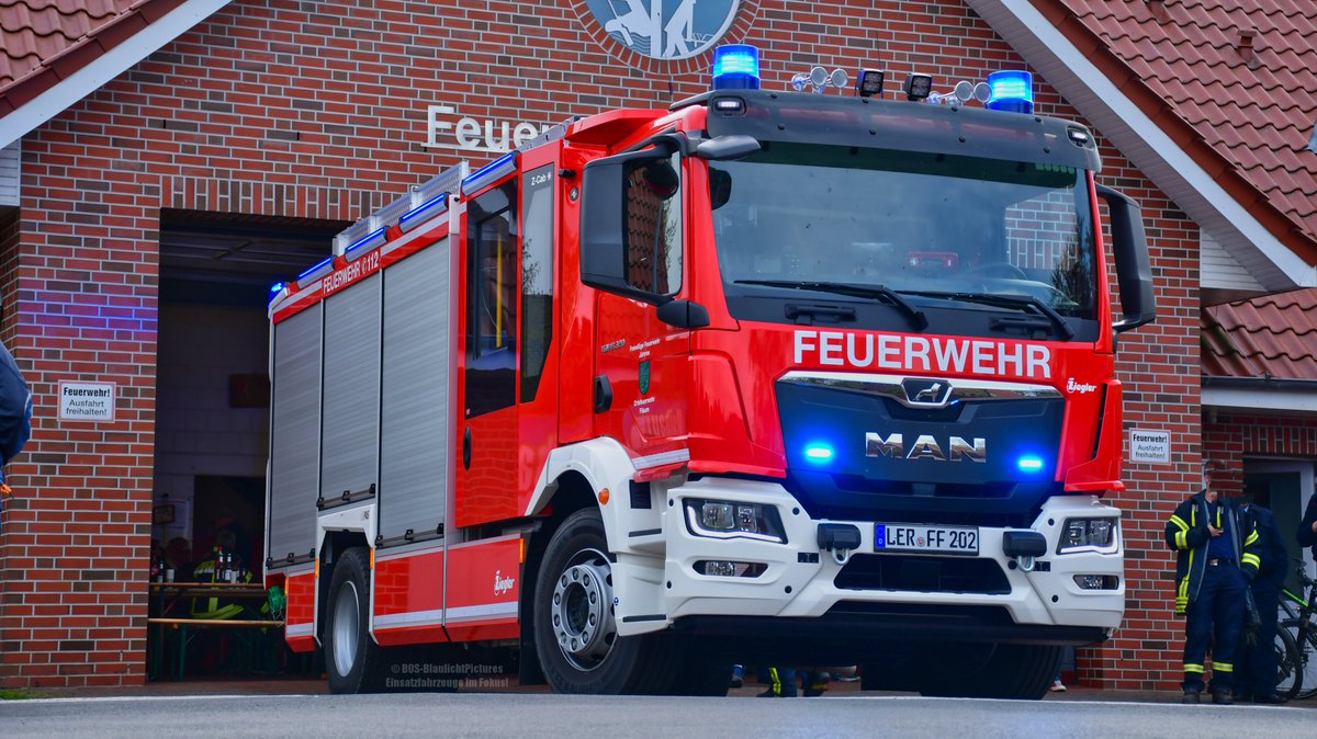 faffa91's tweet photo. Das neueste TLF 4000 welches am gestrigen Freitag den 29.04.2022 bei der Ortsfeuerwehr Filsum ankam.

#feuerwehr #freiwilligefeuerwehr #ostfriesland #filsum #TLF4000 #tanklöschfahrzeug #manface https://t.co/FsTZWJVVdj