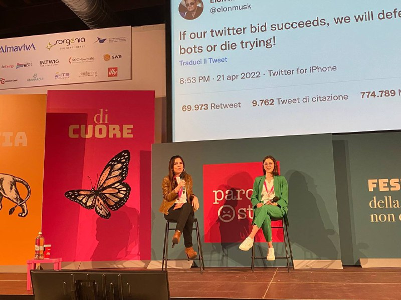 «Bisogna stare attenti ai termini che si usano. Stai entrando, con il telegiornale, nelle casa delle persone.

Stare attenti al linguaggio che si usa migliorerebbe il giornalismo»

<a href="/MariangelaPira/">Mariangela Pira</a>, giornalista di <a href="/SkyTG24/">Sky tg24</a>, a #paroleostili