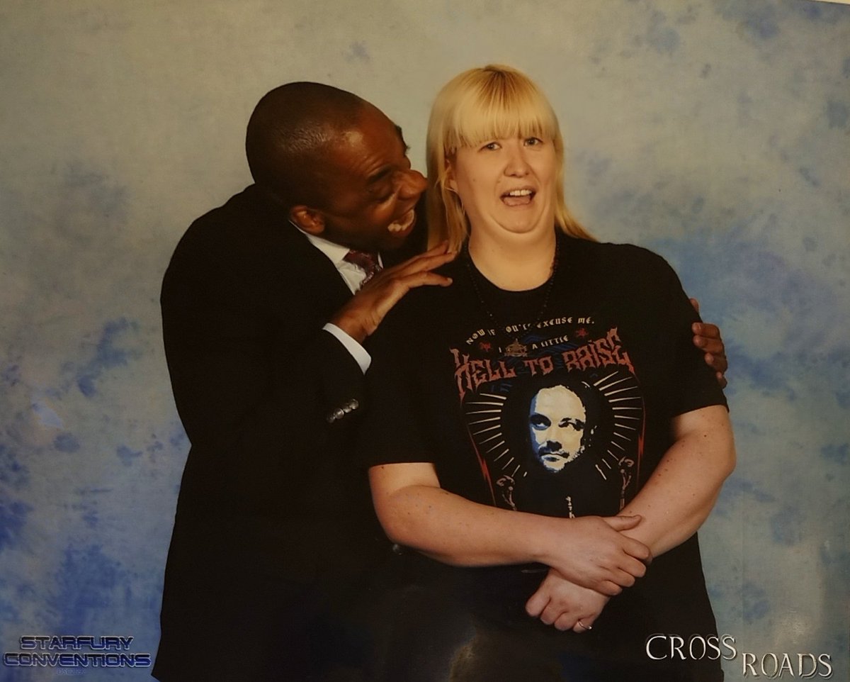 Attacked by the Alpha Vampire! He's a sweetie really! Rick Worthy is awesome. He had his vampire fangs in and you can't see them in this photo

#RickWorthy #CrossRoads4 #CR4 #Supernatural 

I'll put the digital photo up after the con.