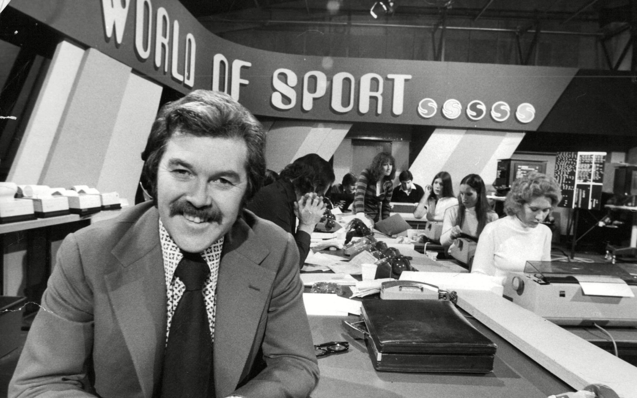 Happy Birthday Dickie Davies. Hope ITV show Johnny Kwango vs. Adrian Street from Croydon Fairfield Halls in tribute. 
