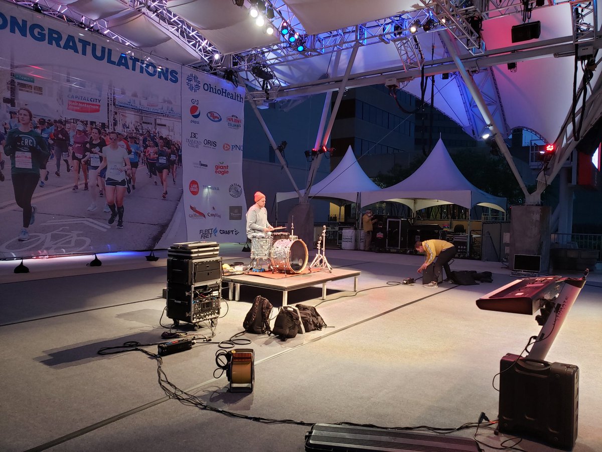 swaggmidwest's tweet photo. it's an early set-up @CapCityHalf https://t.co/KdM34hNqHf