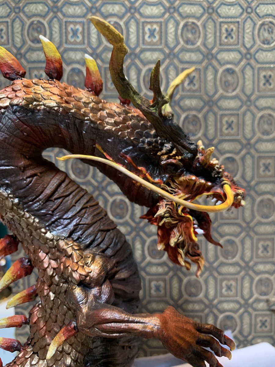 NavajoBirdsong's tweet photo. The final mini (?) from the #massivedarkness2 game finally finished! Added a base and made a new whisker on she near side. #RoamingMonster #Boss #DemonDragon https://t.co/tq1T4loor9