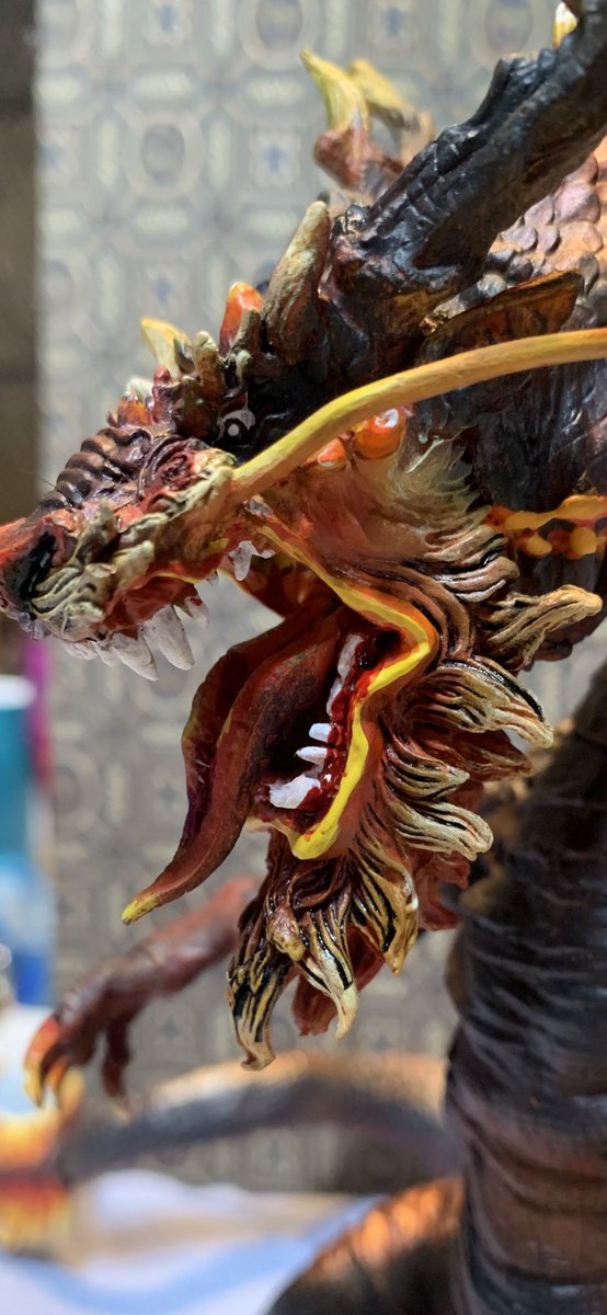 NavajoBirdsong's tweet photo. The final mini (?) from the #massivedarkness2 game finally finished! Added a base and made a new whisker on she near side. #RoamingMonster #Boss #DemonDragon https://t.co/tq1T4loor9
