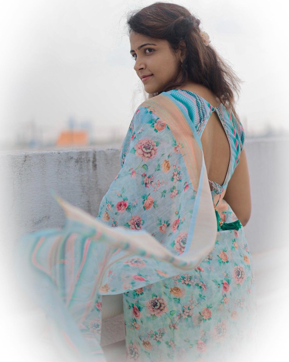 subikshaoffl's tweet photo. That Mallipoo &amp; Sa sa sareee loveeee ! 🦚🦚

#subikshakrishnan 
#subiksha https://t.co/acgXgbiJPY