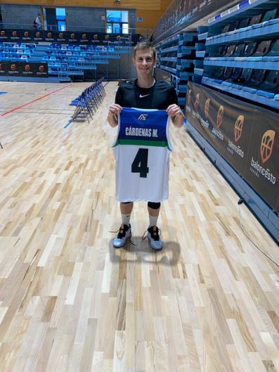 ¡Fran Cárdenas <a href="/4Cardenas/">Fran cardenas</a> ya tiene su camiseta del primer quinteto de la temporada <a href="/afsequipaciones/">AFS indumentaria</a>!