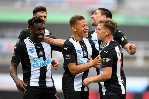 TaylorEightySix's tweet photo. First Match of the Day! @LFC VS @NUFC Which team are you rooting for? ๐ค Kick Off at 14:30Hrs. โฝ๏ธ๐ป
Text Us On 23440!๐๐ถ
#epl
#mobeat
#sportsday
#moradioke
#wereincharge
#liverpoolvsnewcastle https://t.co/YHp69Rlk7H