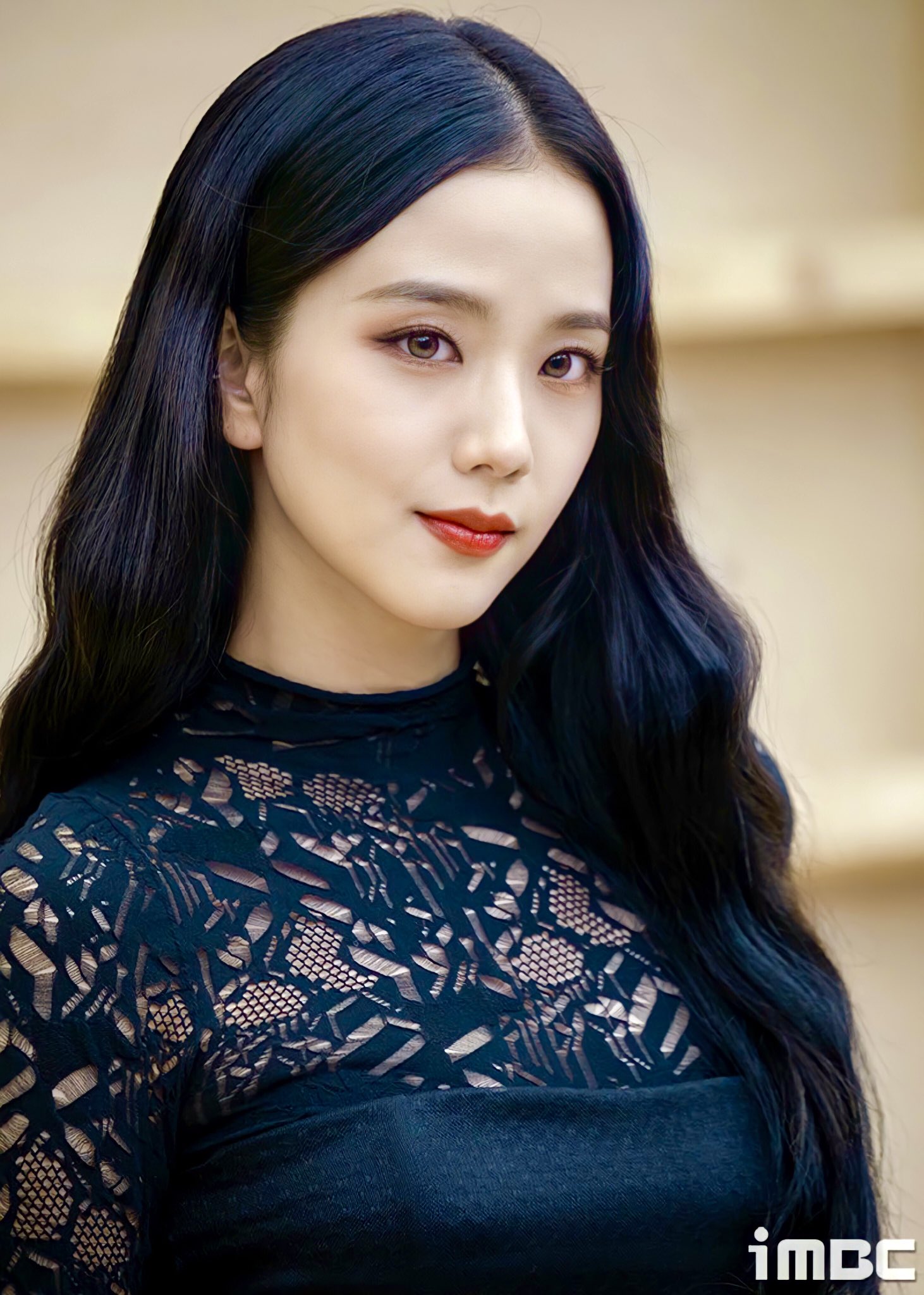 on-twitter-jisoo-at-cartier-into-the-wild-panth-re