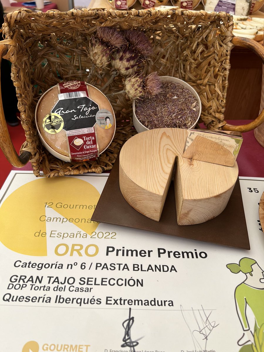 Ven a nuestro stand de Trujillo y podrás degustar el MEJOR QUESO DE PASTA BLANDA 2022 TORTA DEL CASAR QUESO DENOMINACIÓN DE ORIGEN “Gran Tajo Selección” y nuestro nuevo producto ALEGÜÉ Selección DOP QUESO DE ACEHÚCHE…
Te esperamos!!!
<a href="/Trujilloweb/">Ayuntamiento de Trujillo</a> 
<a href="/tortacasar/">DOP Torta del Casar</a> 
<a href="/CIAcehuche/">Centro de Interpretación Acehúche</a>