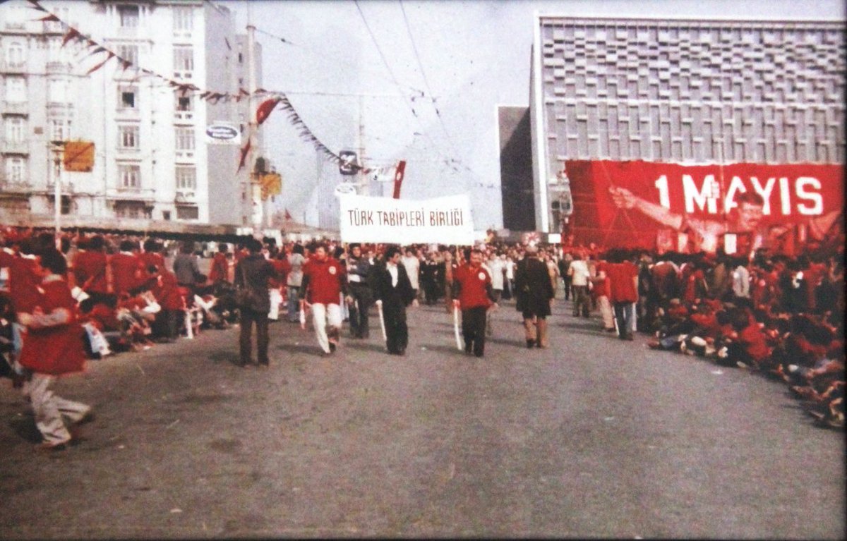 Yurdumun mutlu günleri, mutlak gelen gündedir...

📢 #Haydi1Mayısa