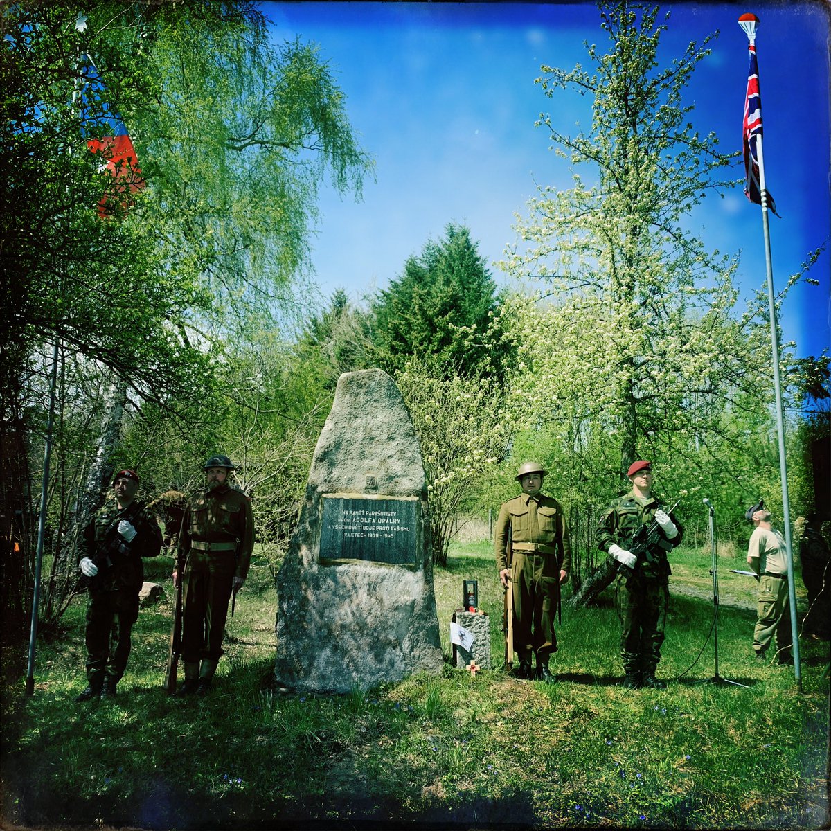 MichalStehlik's tweet photo. Ořechov teď. #outdistance #1942 https://t.co/cDDvQKjmld