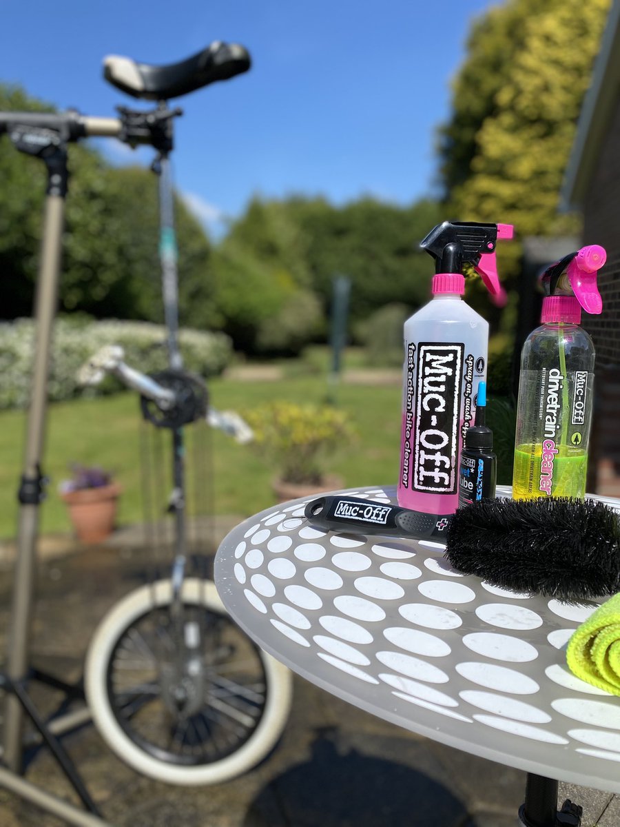 KCarpenterGolf's tweet photo. Who’s cleaning their bikes this weekend @Unicyclecom ? 🤣 🧼
 A little TLC needed for the @NimbusUnicycles using @muc_off cleaning products 💥👊🦒
#unicycle #BankHoliday 😎 https://t.co/MJXS1BxaBL