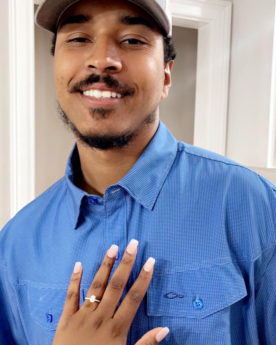 ecoots_98's tweet photo. a whole new house &amp; a whole fiancée? i’ve been asking God to show me how good it can get. He’s blessing me beyond measure 💍🏡 https://t.co/7OGe4rzyHE
