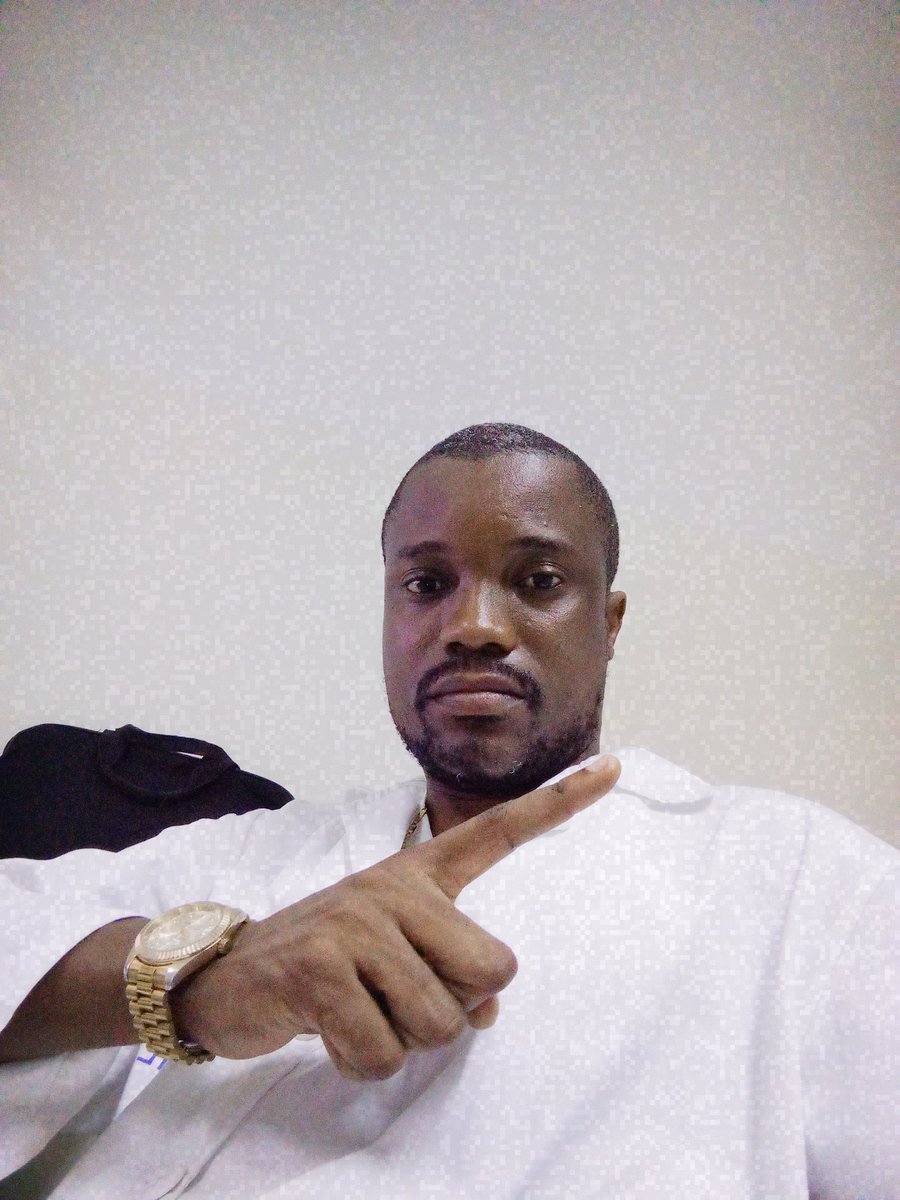 PetitJsus10's tweet photo. Bon week-end https://t.co/VZ3nzxrY3E