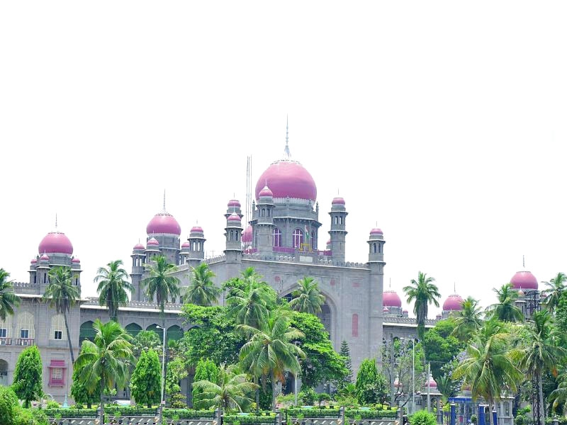 ians_india's tweet photo. The #TelanganaHighCourt has ordered status quo on a petition by #Hyderabad-based filmmaker Nandi Chinni Kumar seeking a stay on the release of the #AmitabhBachchan (@SrBachchan)-starrer '#Jhund' on OTT platform and satellite broadcasting. https://t.co/smoRQFVCCm