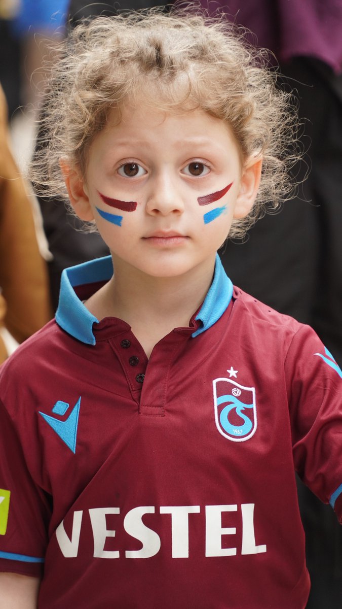 Trabzonspor's tweet photo. Şanslı nesil büyük kutlamaya hazır! 😄 #ŞAMP1 🏆 https://t.co/MmPw8ddv6t