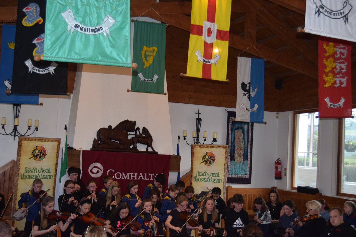 Brú Ború tweet media