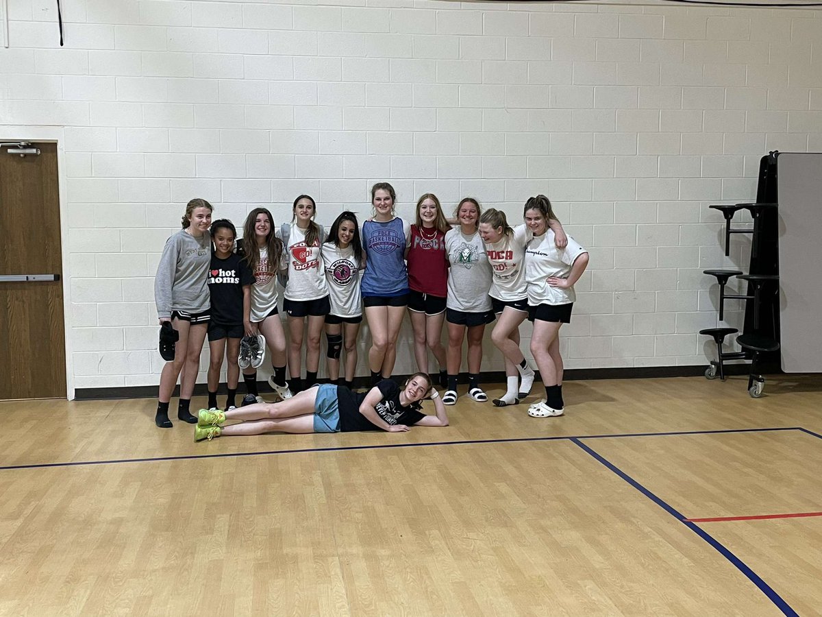 Jayla_Patton4's tweet photo. So excited to finally play my first tournament with these girls! We have come a long way in just a few weeks and we are finally able to put that work to actually use! https://t.co/JxtLmcRXwt